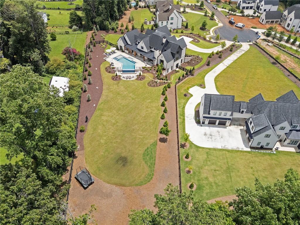 1022 Lyndon Lane
