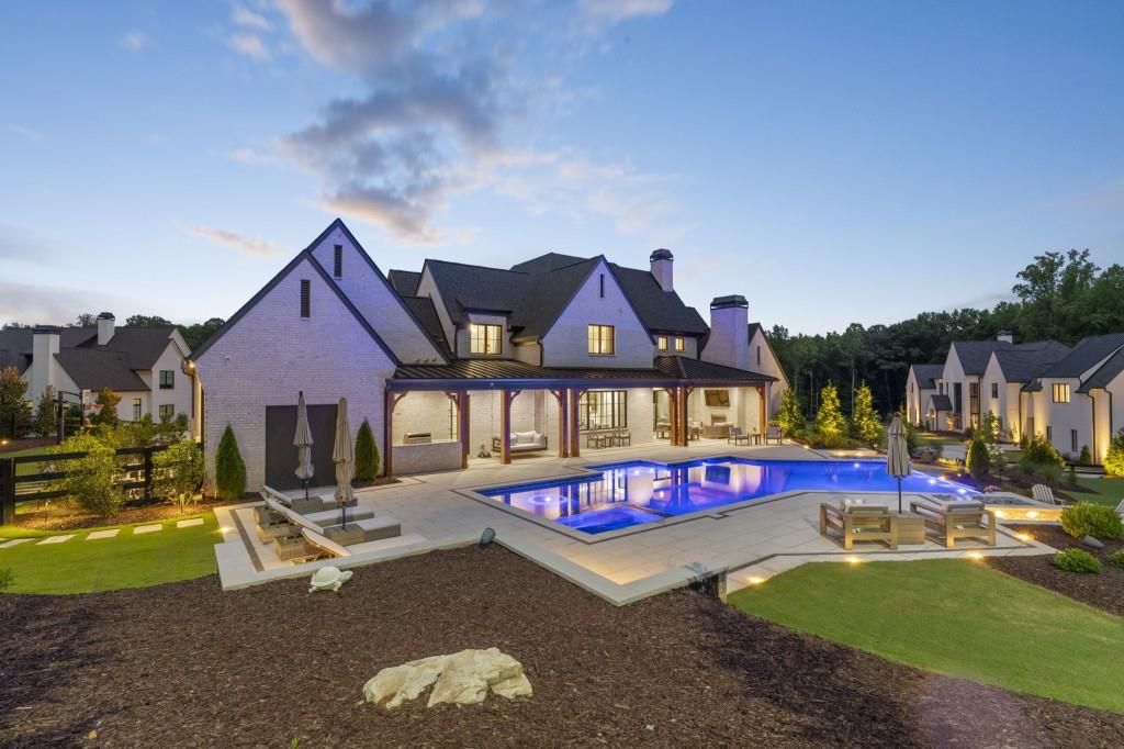 1022 Lyndon Lane