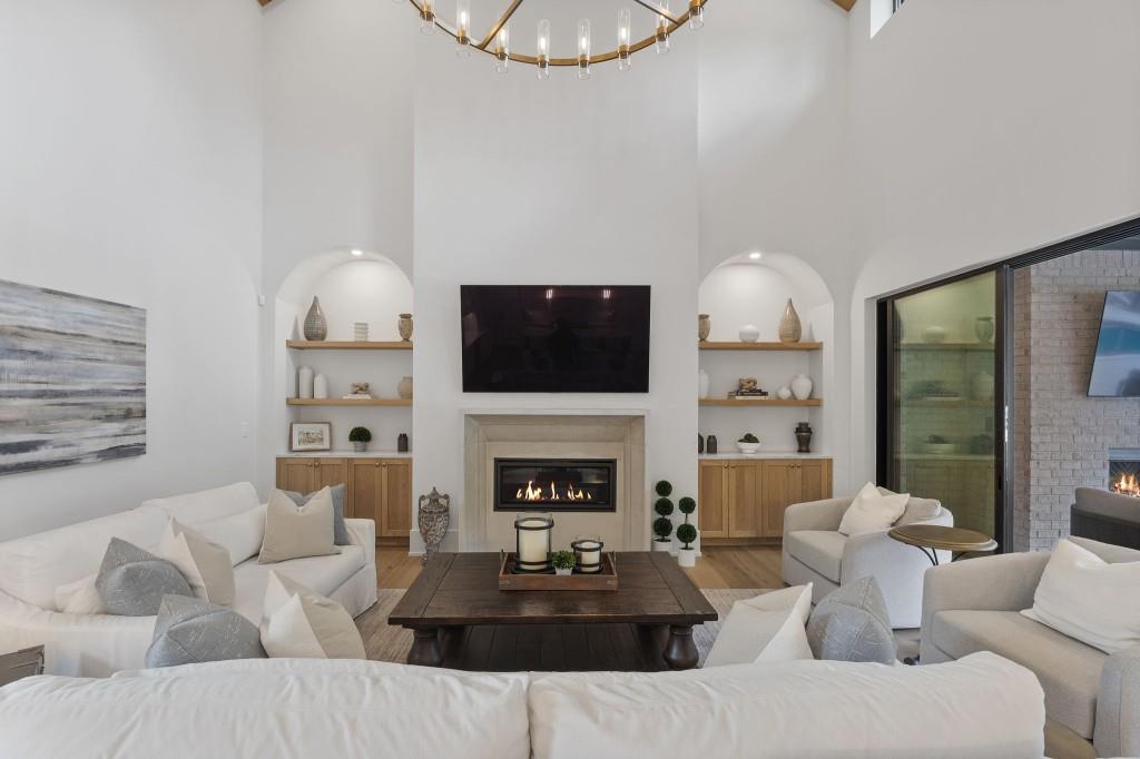 1022 Lyndon Lane