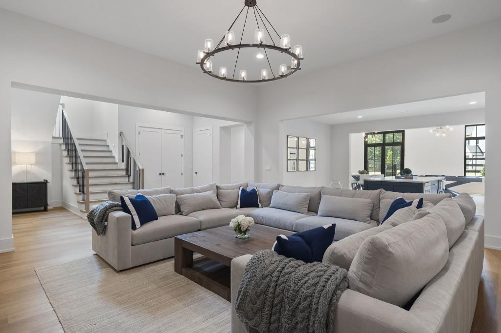 1022 Lyndon Lane