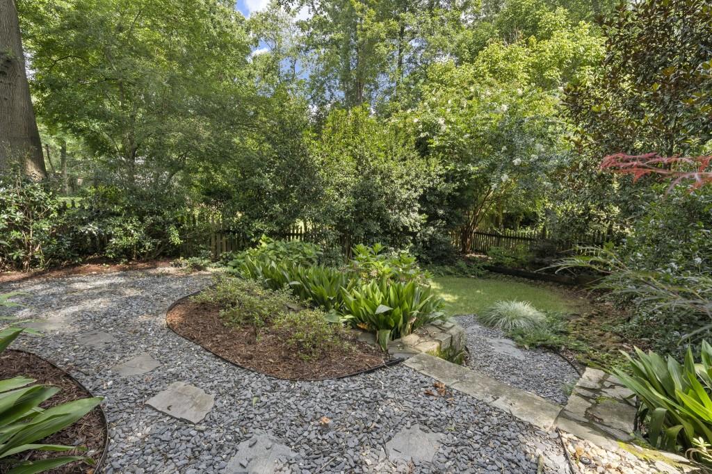 460 Brentwood Drive NE