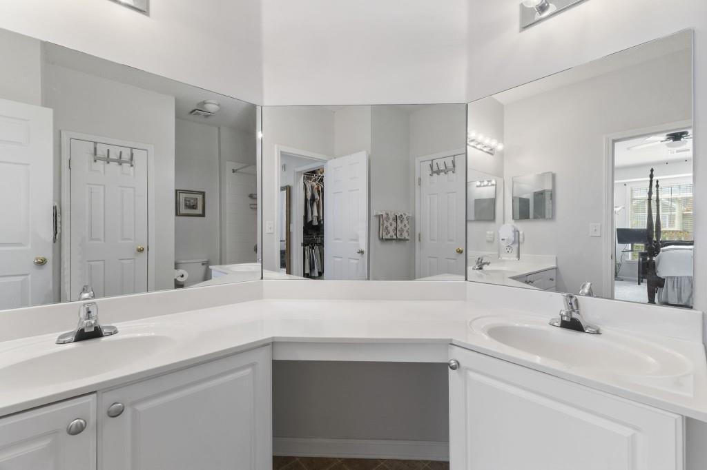5111 Woodland Lane
