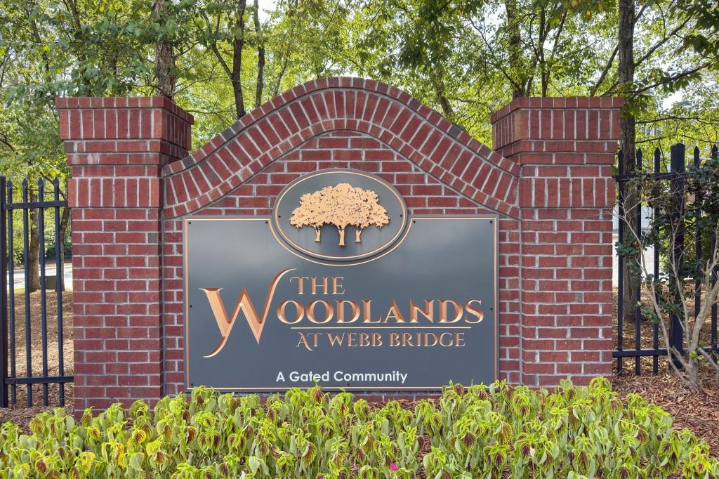 5111 Woodland Lane