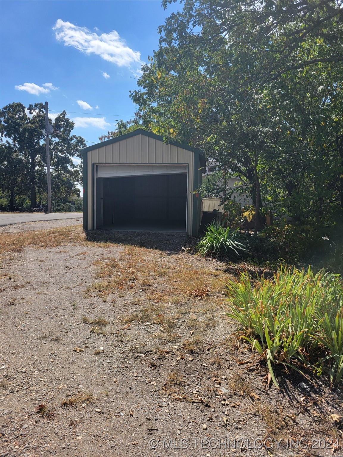 385 Twin Hills Road
