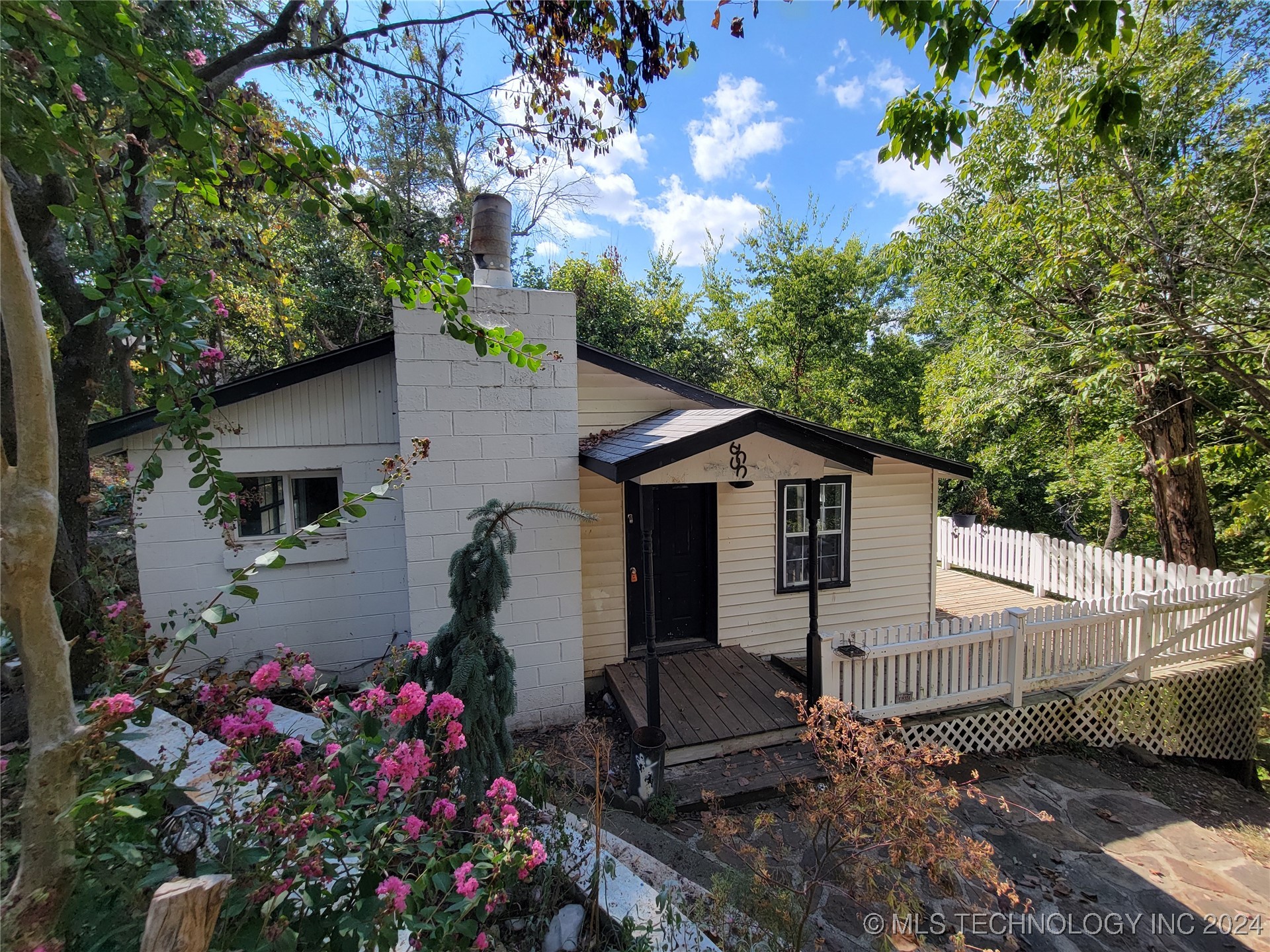 385 Twin Hills Road
