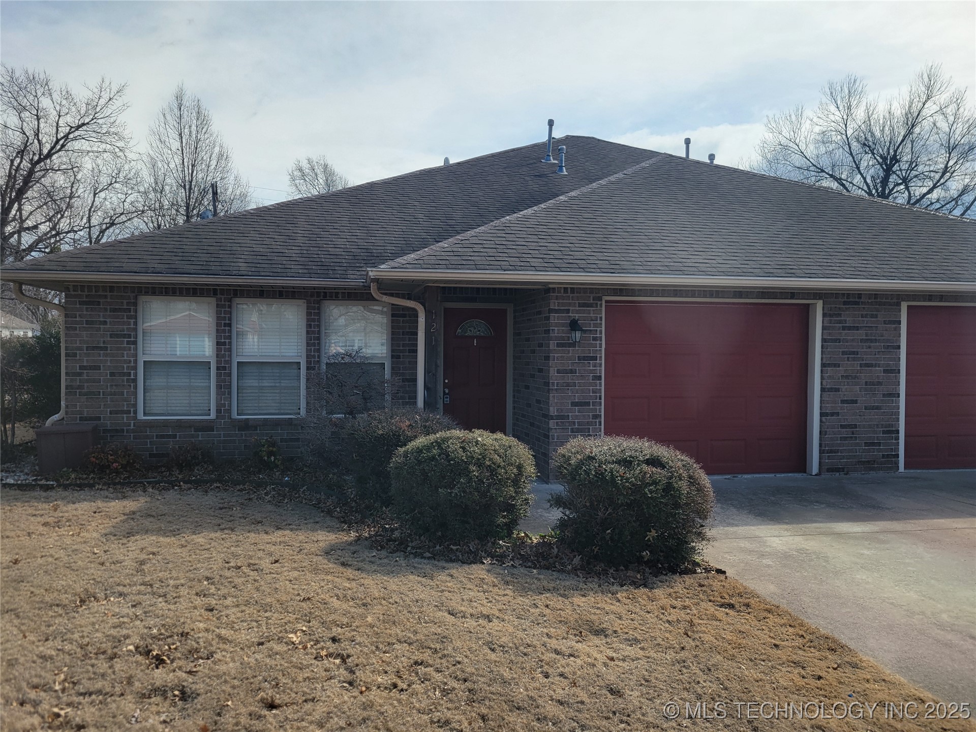 121 S Vann Street 123