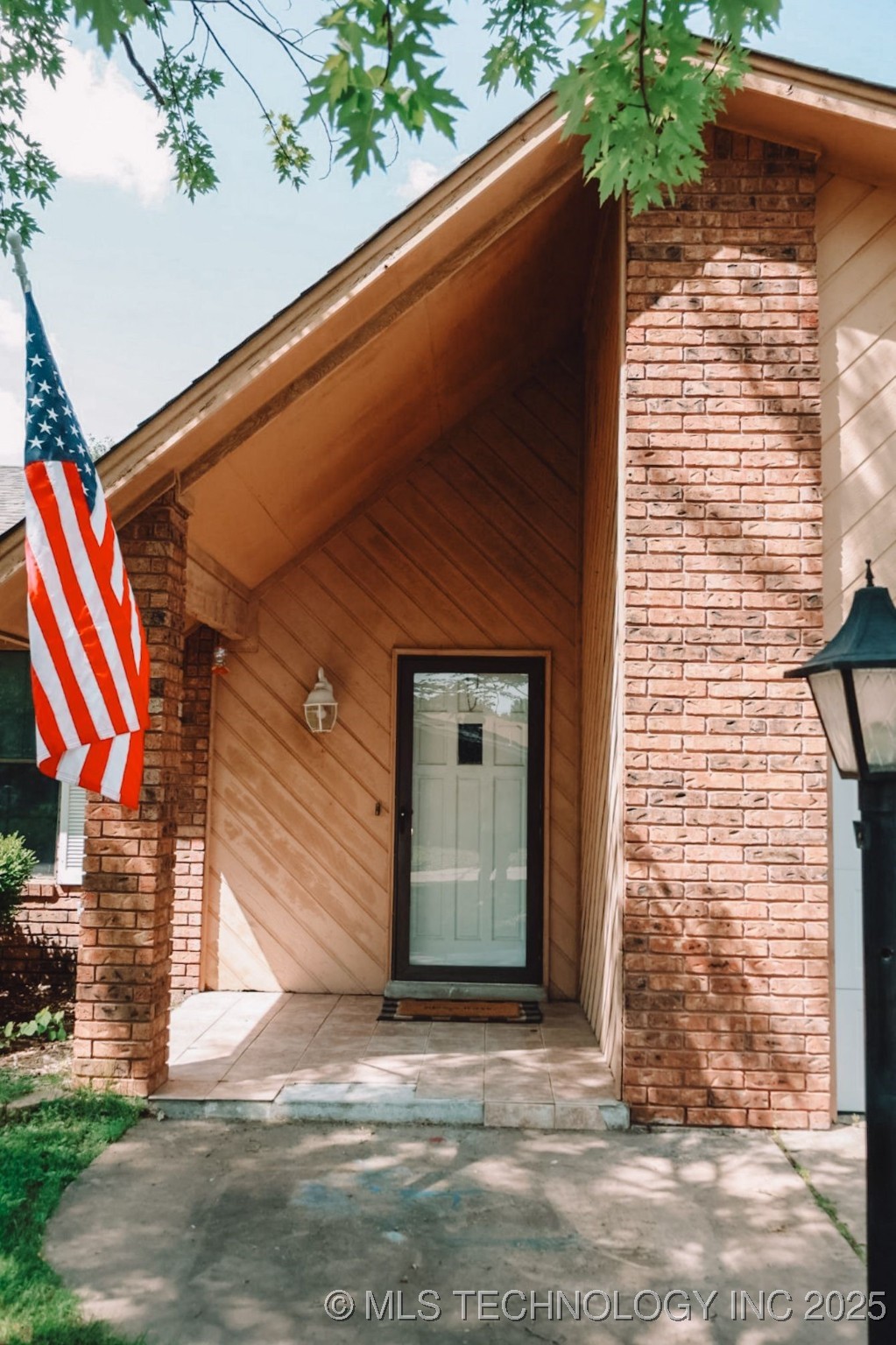 101 Honeysuckle Lane