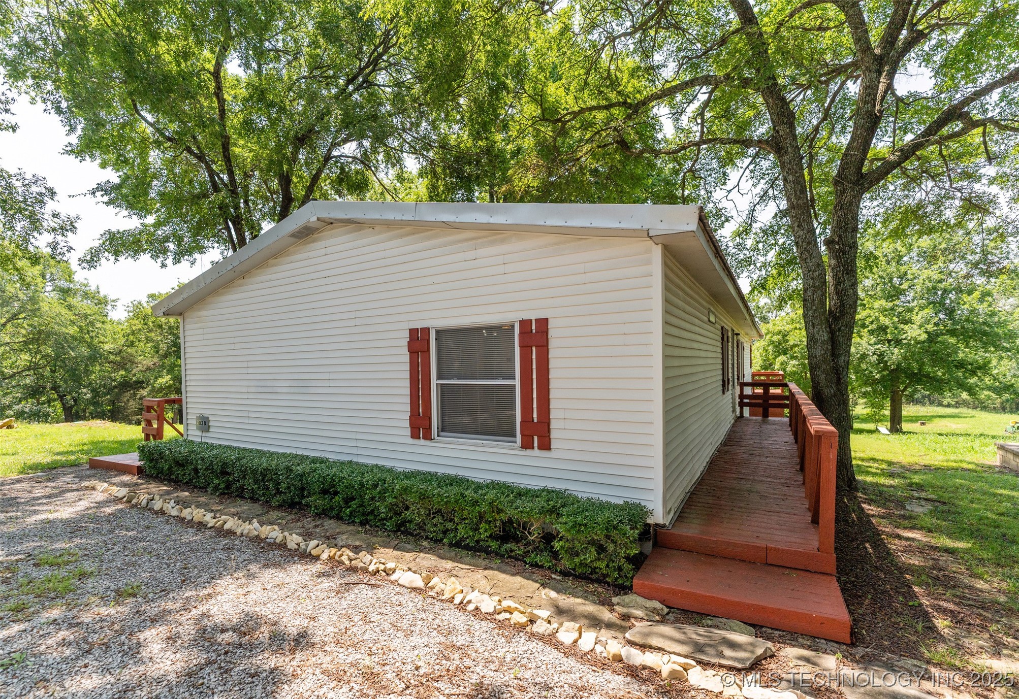 5038 E 422 Road