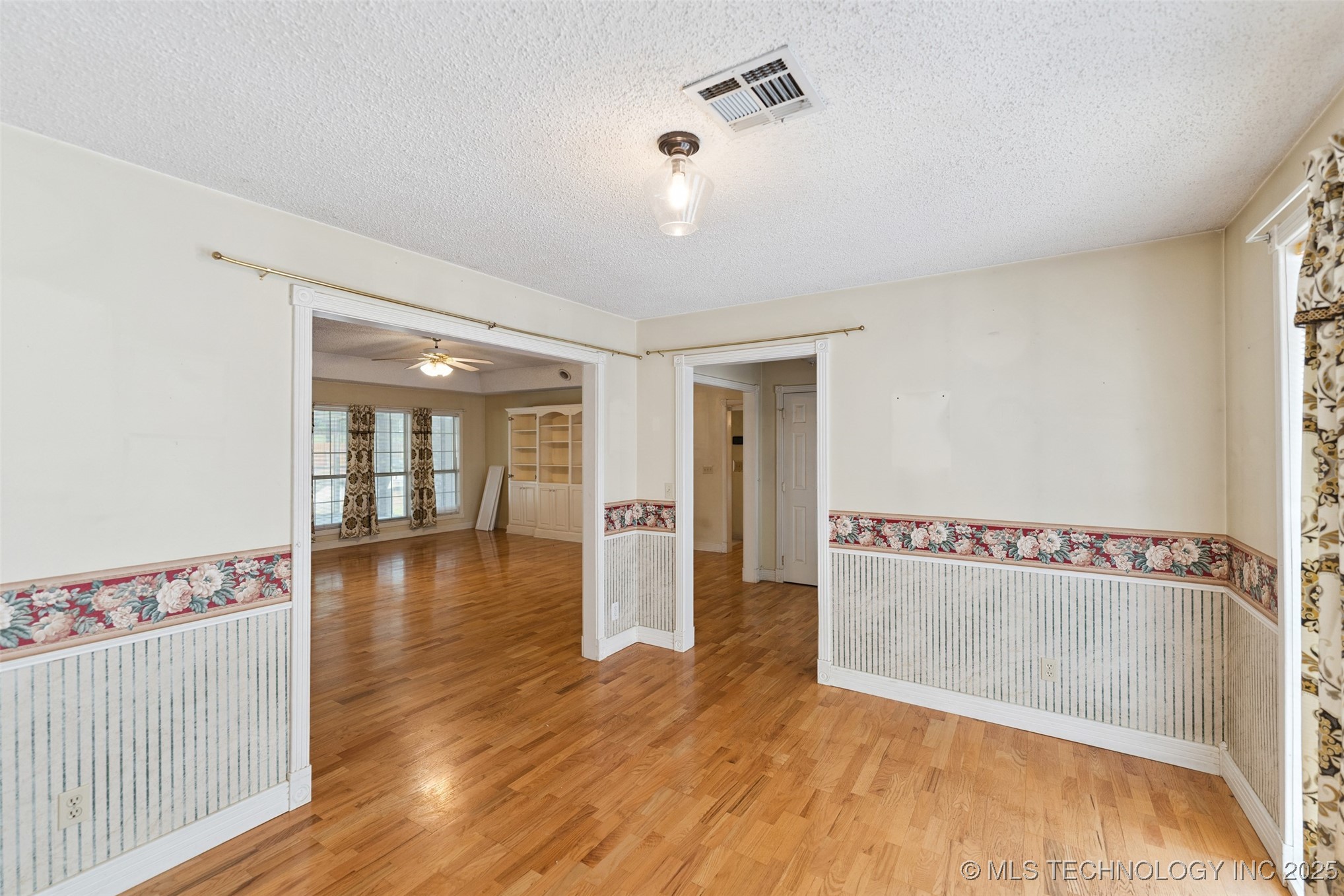 901 E 8th Street