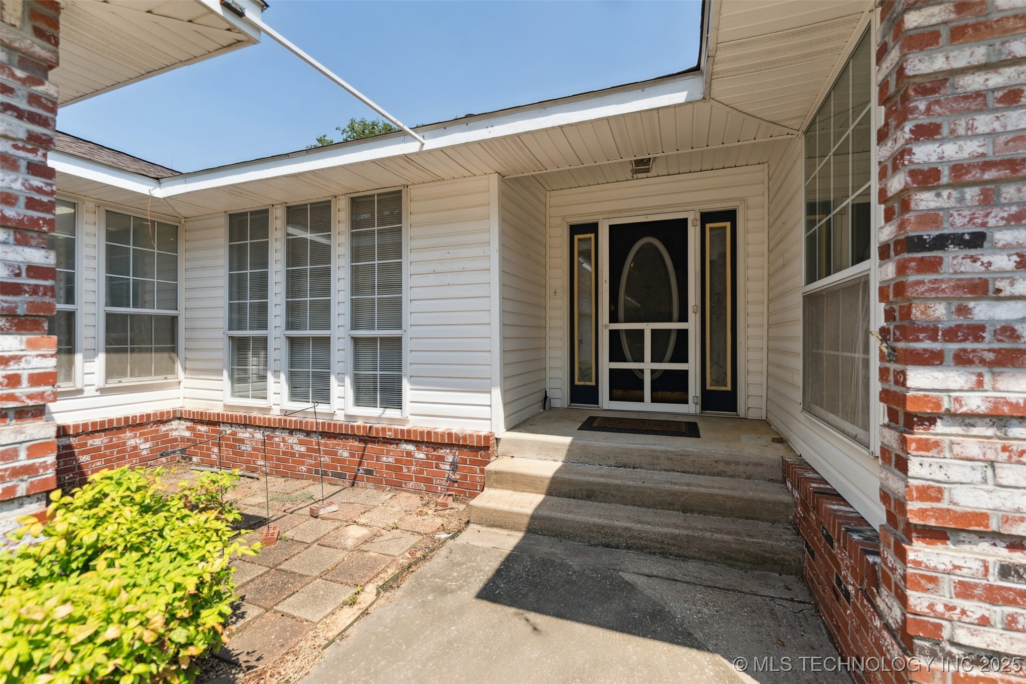 901 E 8th Street