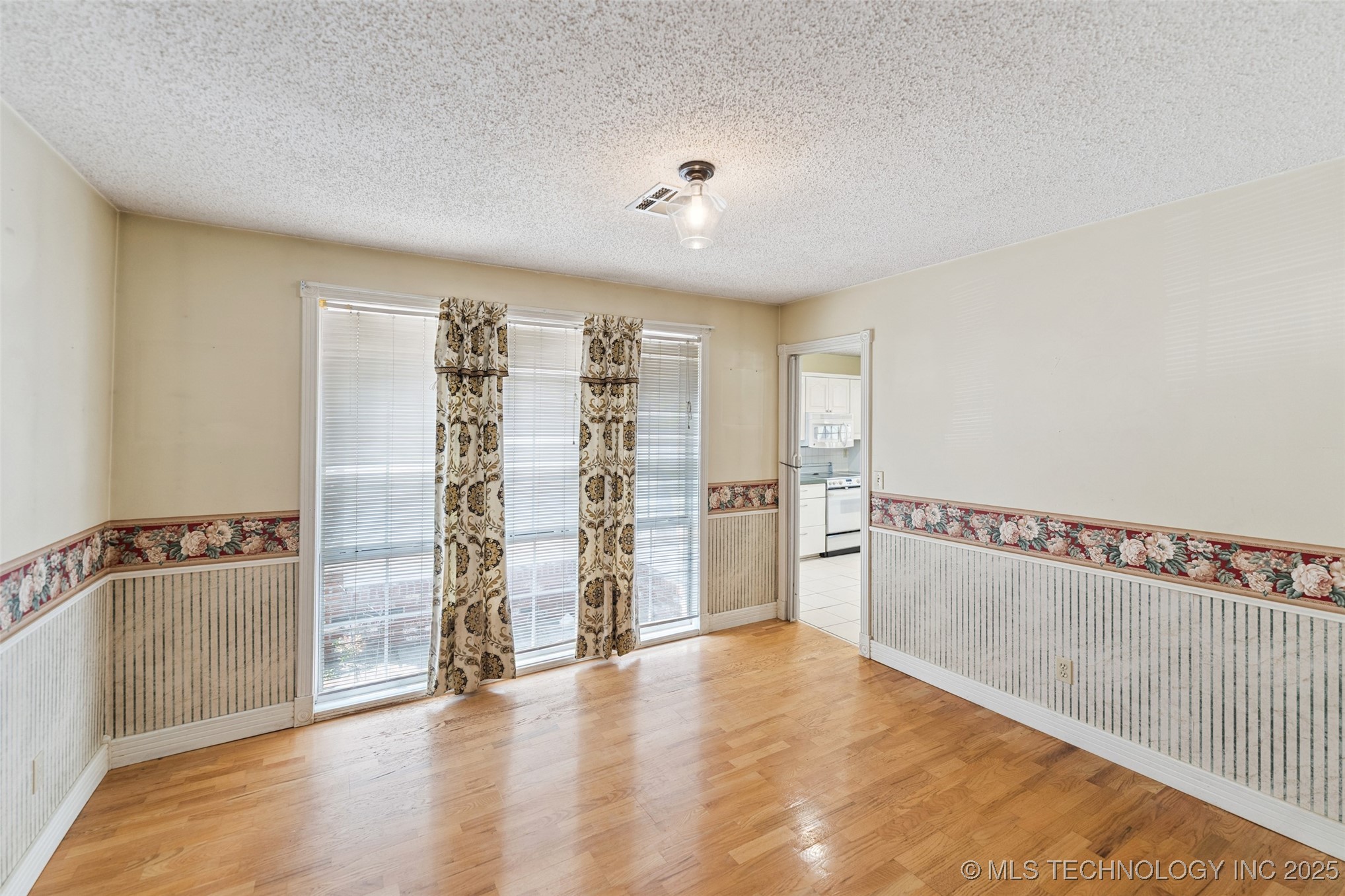 901 E 8th Street