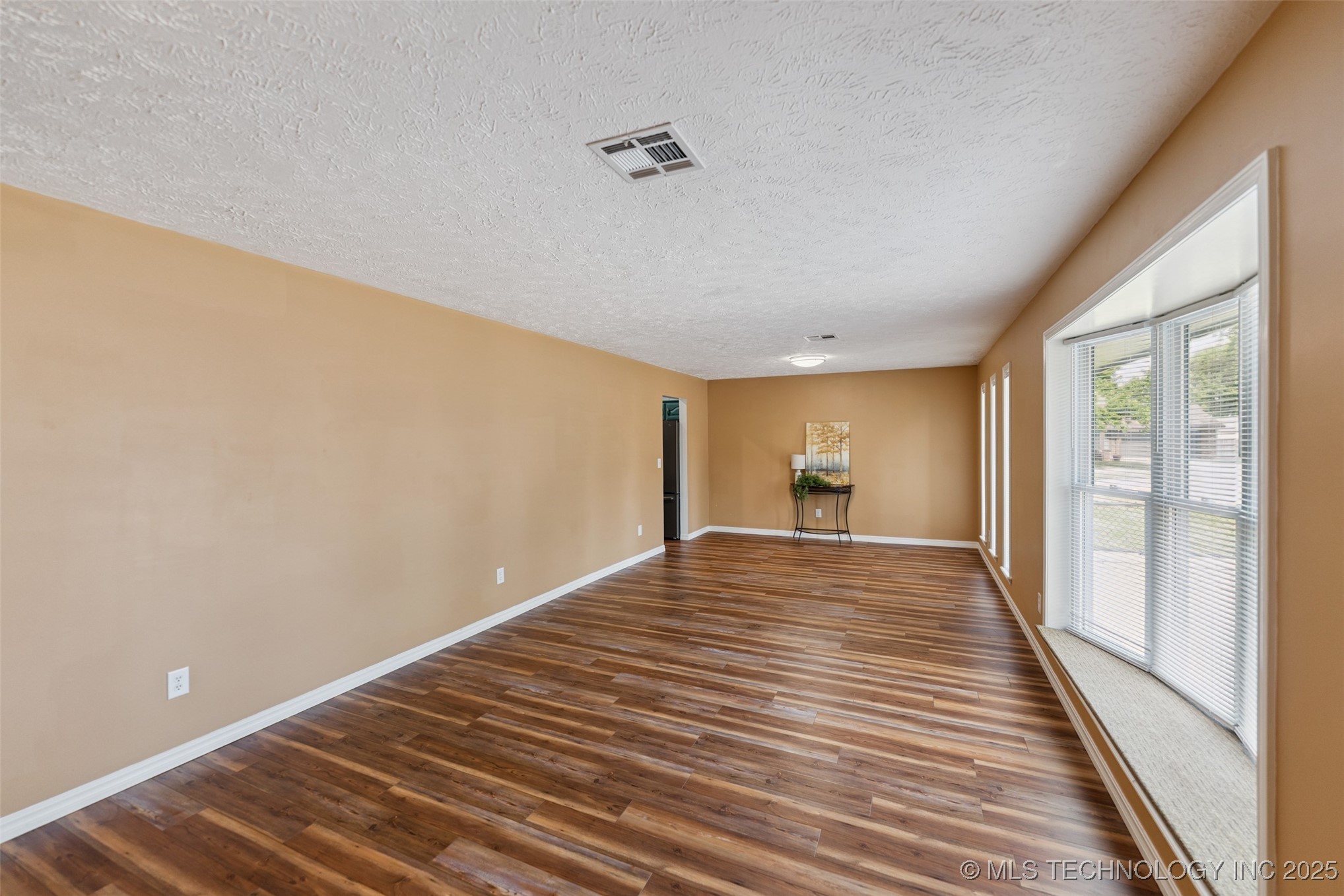 1516 Merlin Circle