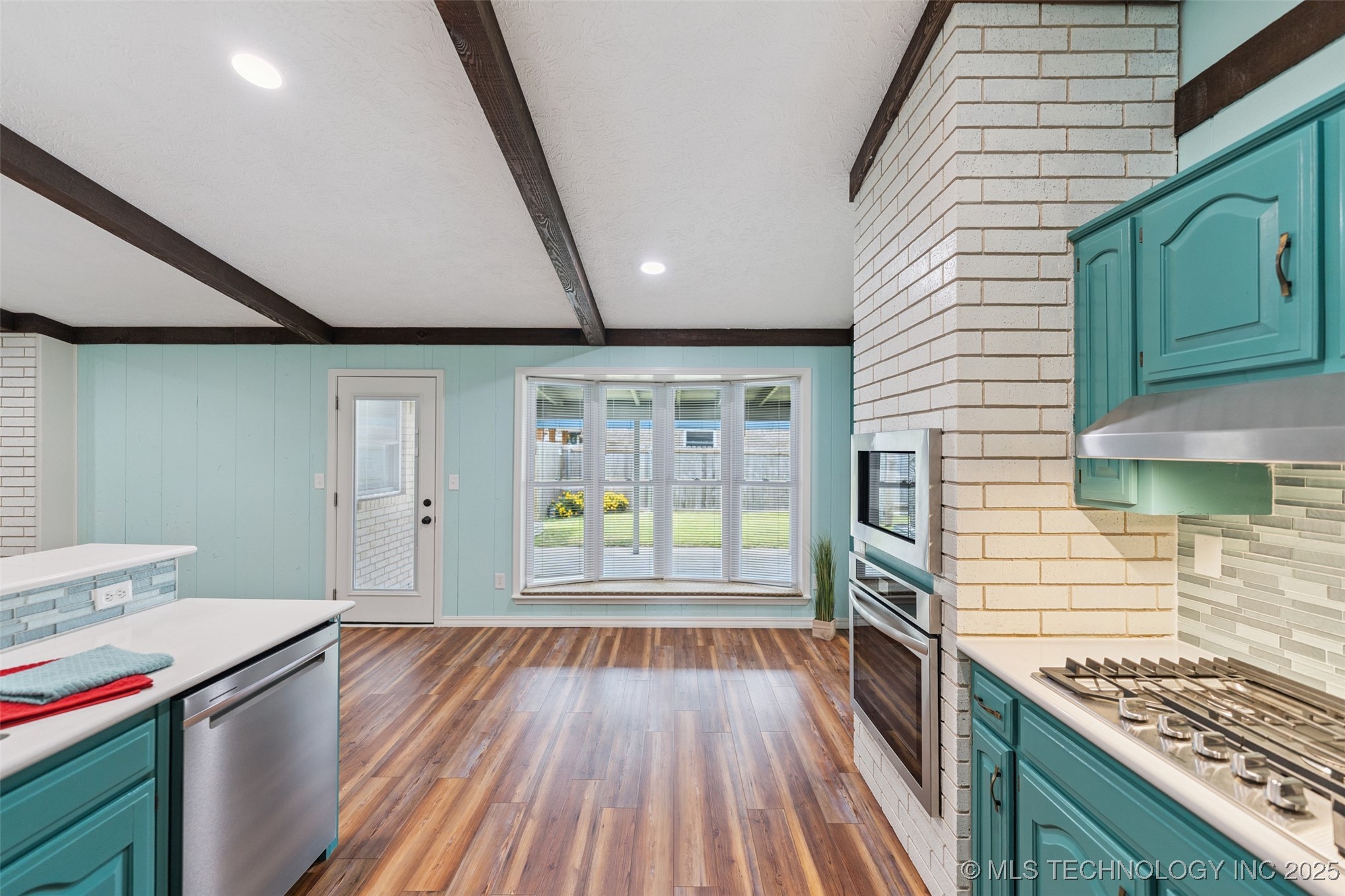 1516 Merlin Circle