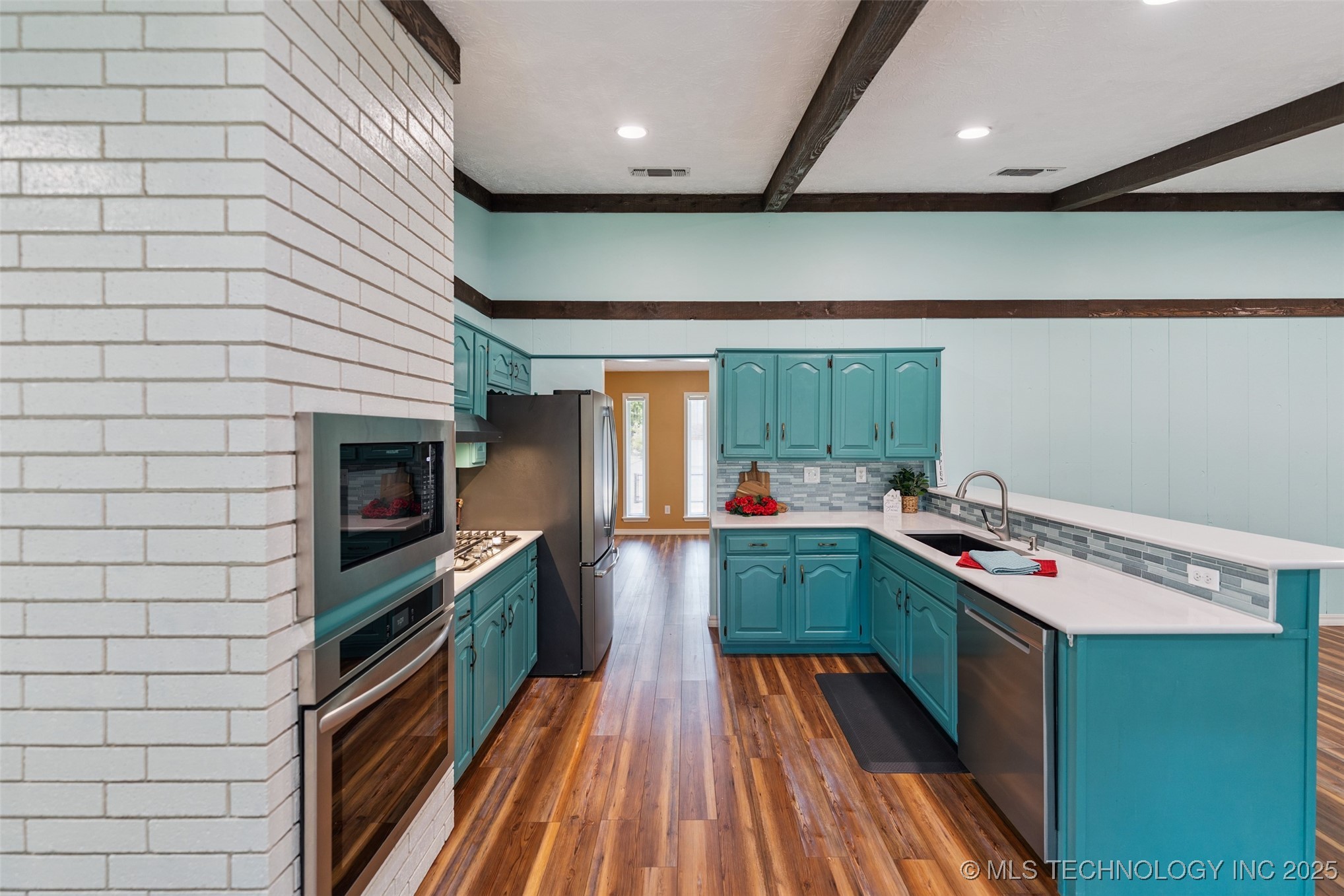 1516 Merlin Circle