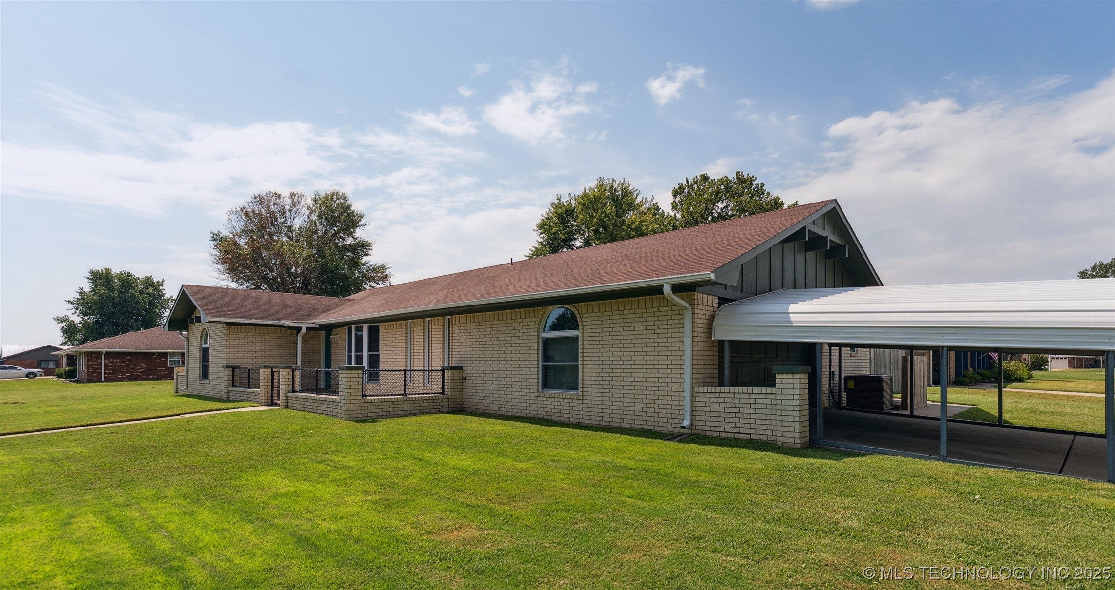 1516 Merlin Circle