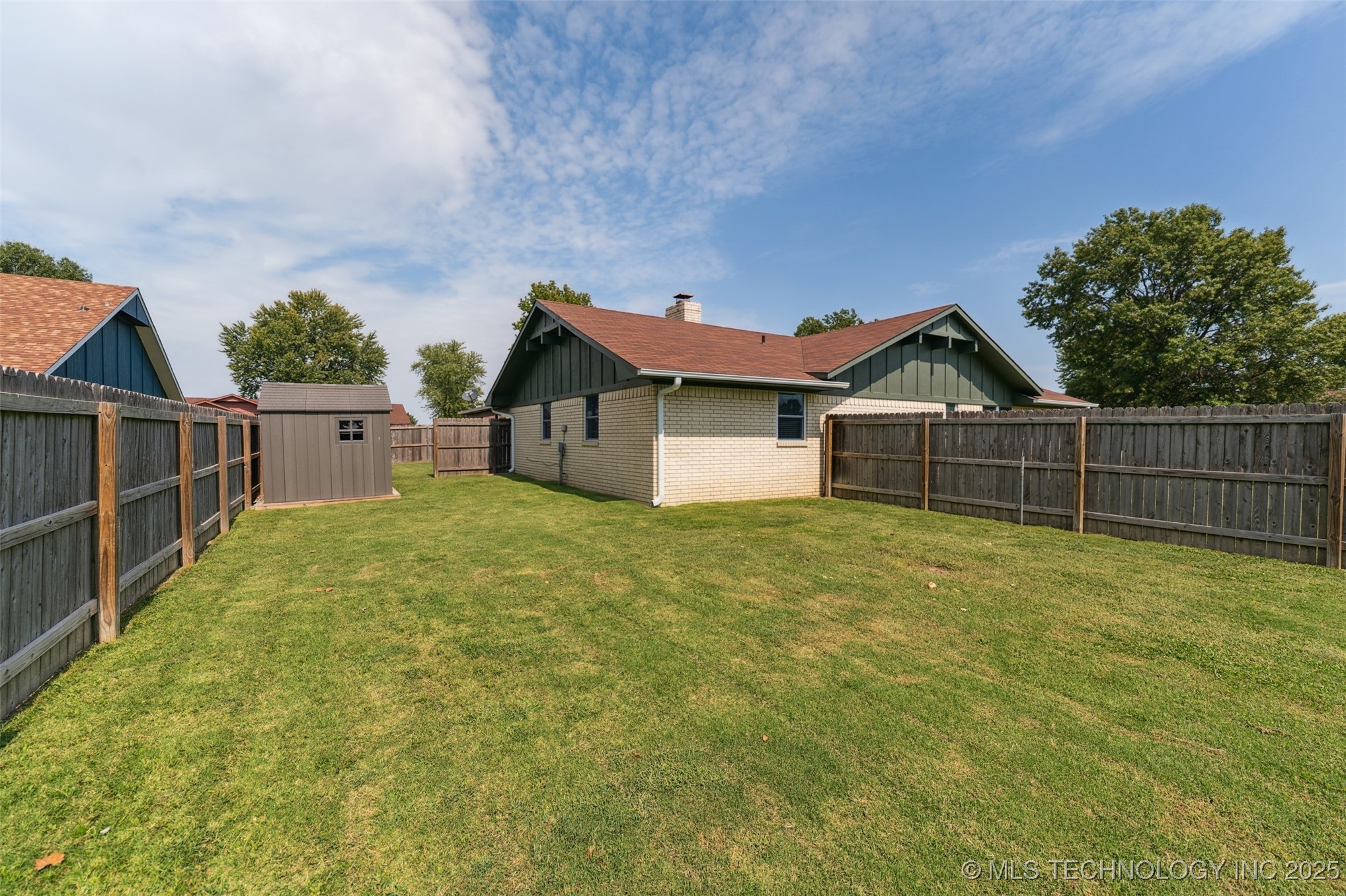 1516 Merlin Circle