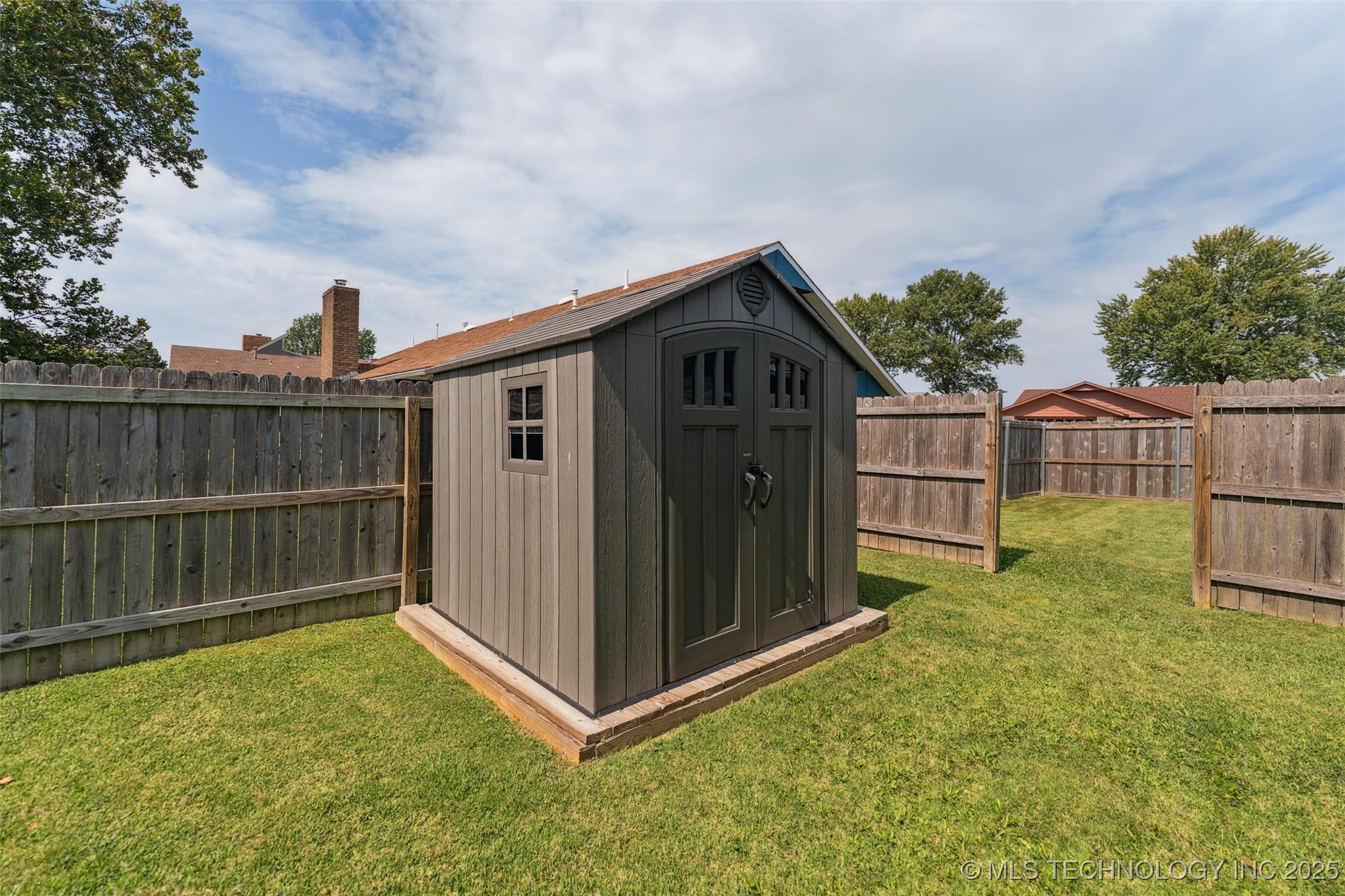 1516 Merlin Circle