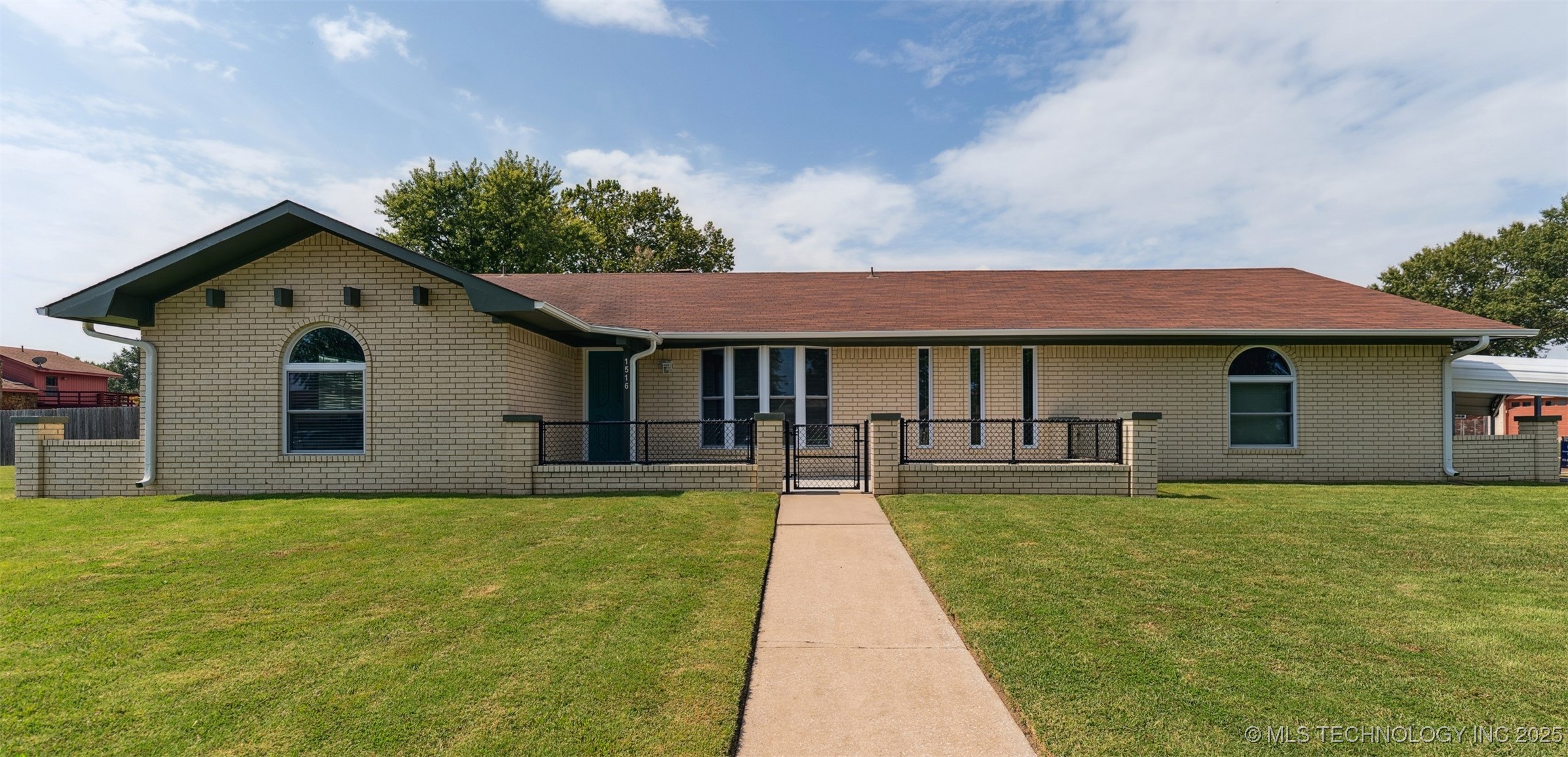 1516 Merlin Circle