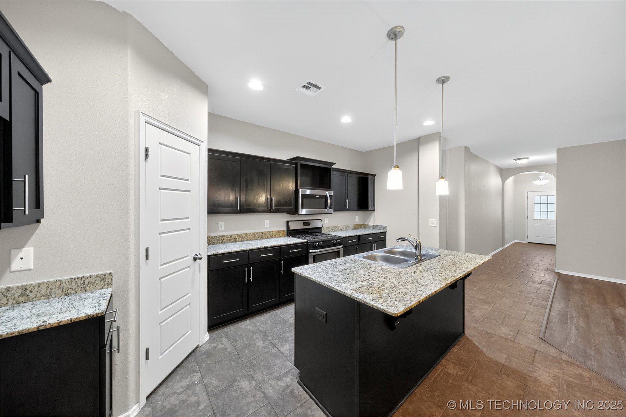 10903 N 120th Avenue N