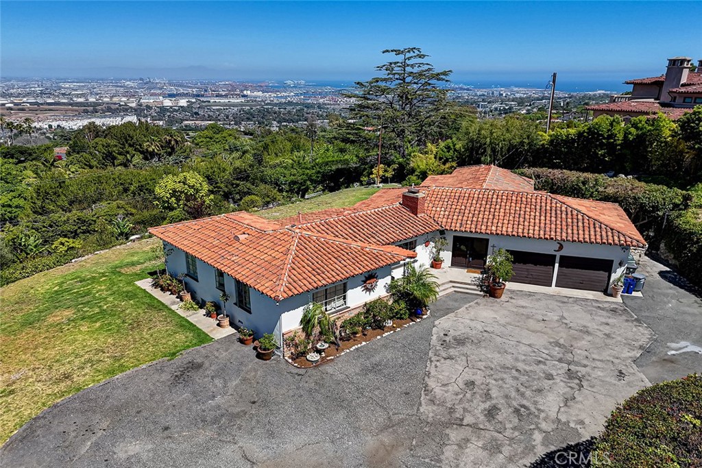 25 Headland Drive