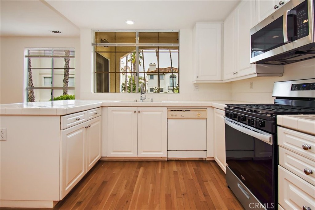 5457 Marine Avenue 2