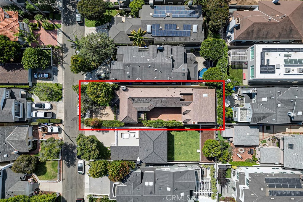 2917 N Poinsettia Avenue