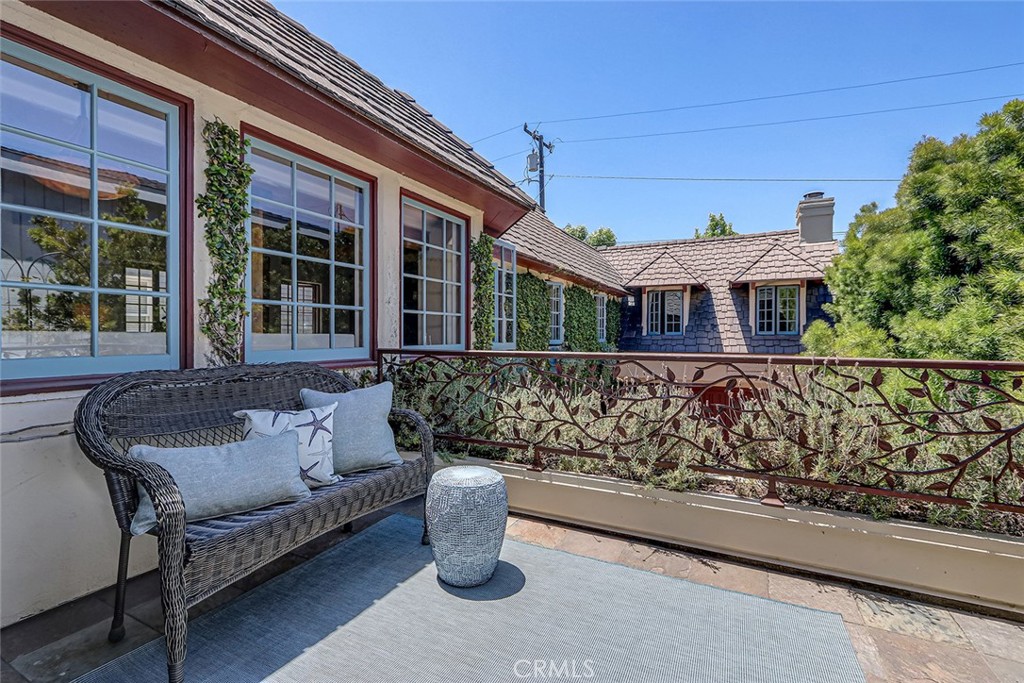 2917 N Poinsettia Avenue
