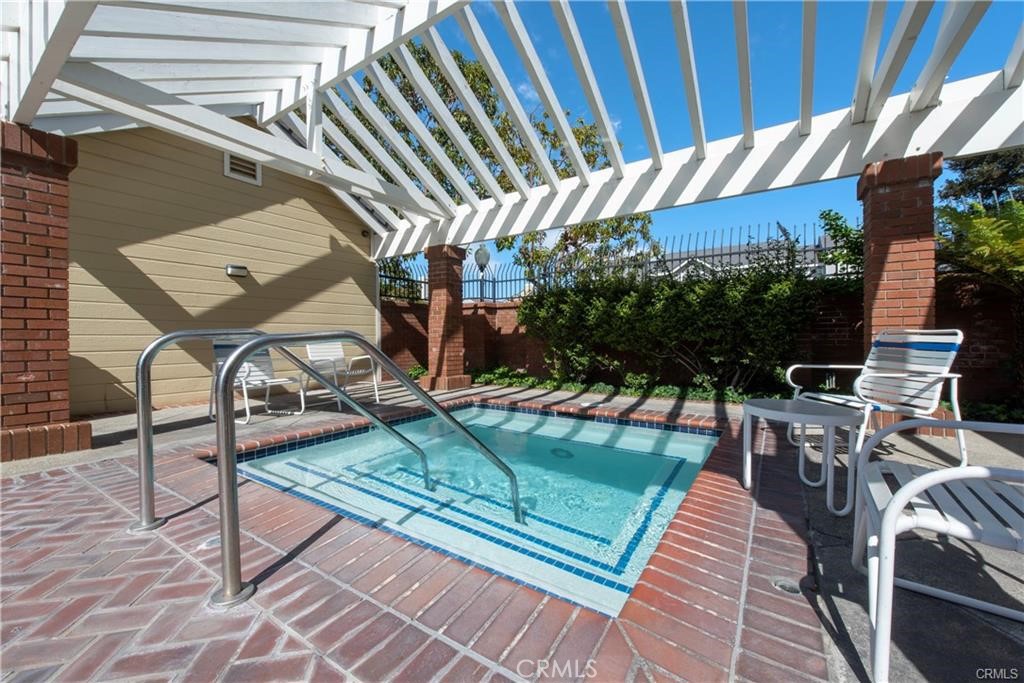 2800 Plaza Del Amo 46