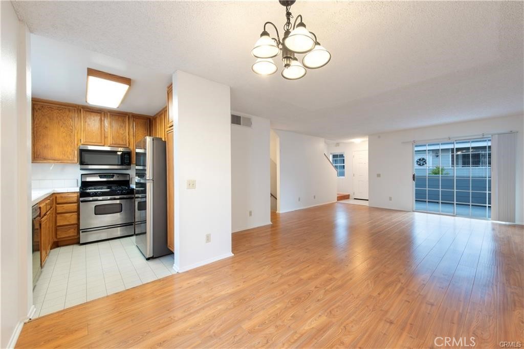 2800 Plaza Del Amo 46