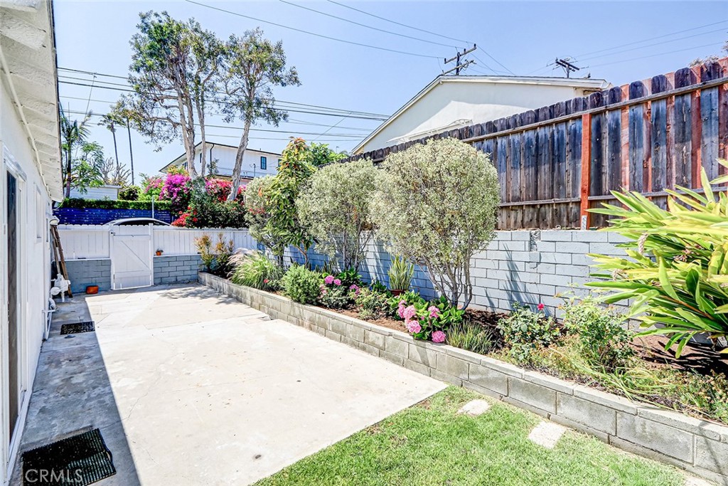 708 S Redondo Avenue