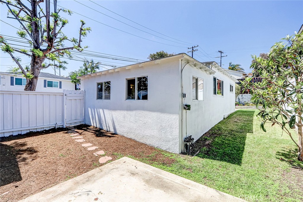 708 S Redondo Avenue