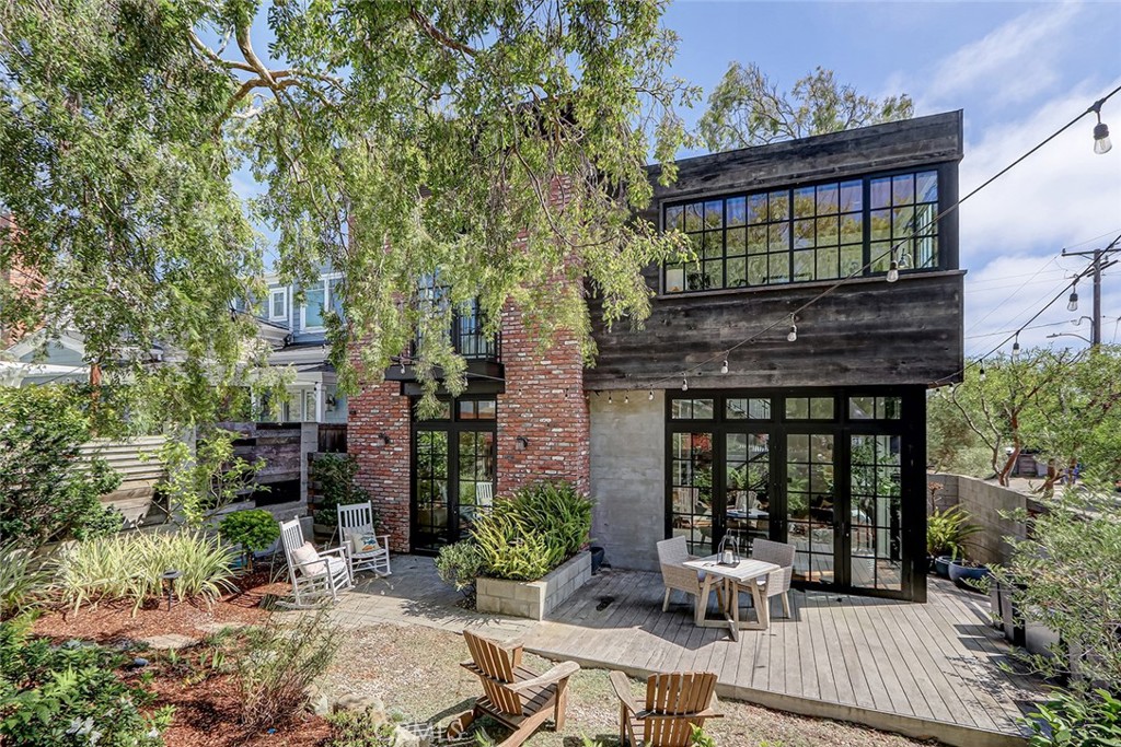 3208 Agnes Road