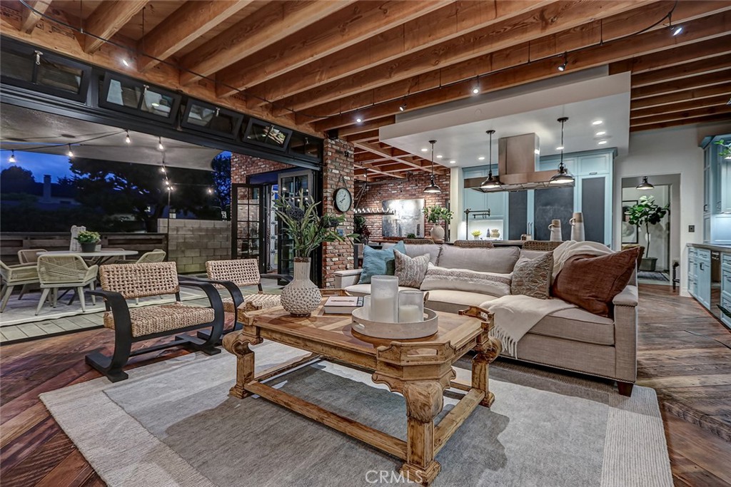 3208 Agnes Road