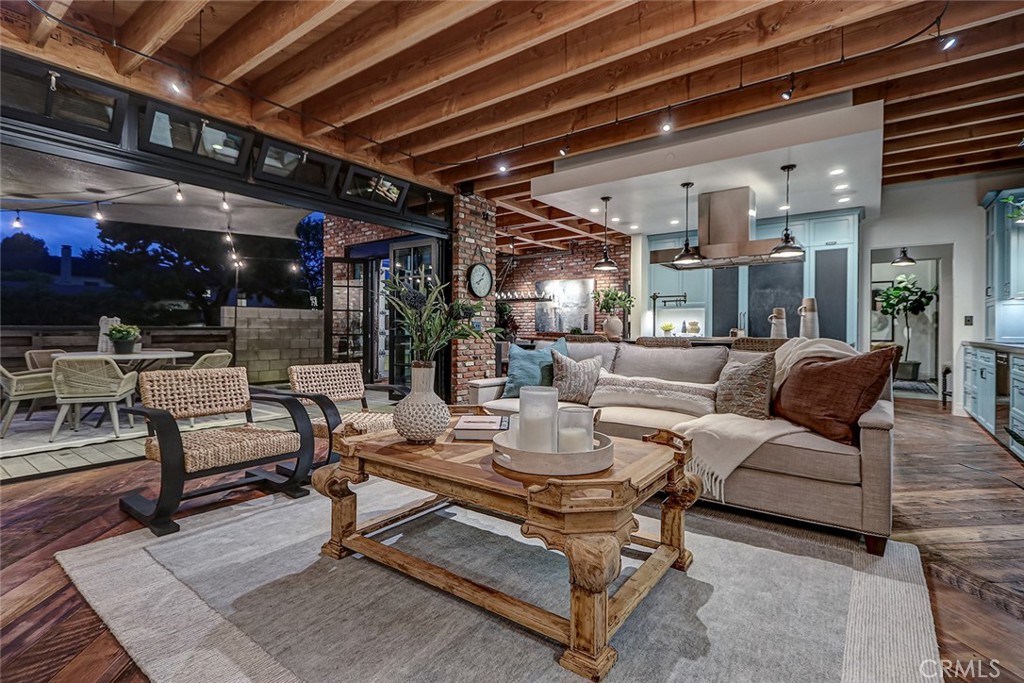 3208 Agnes Road