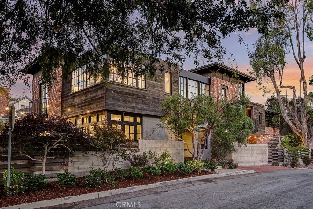 3208 Agnes Road