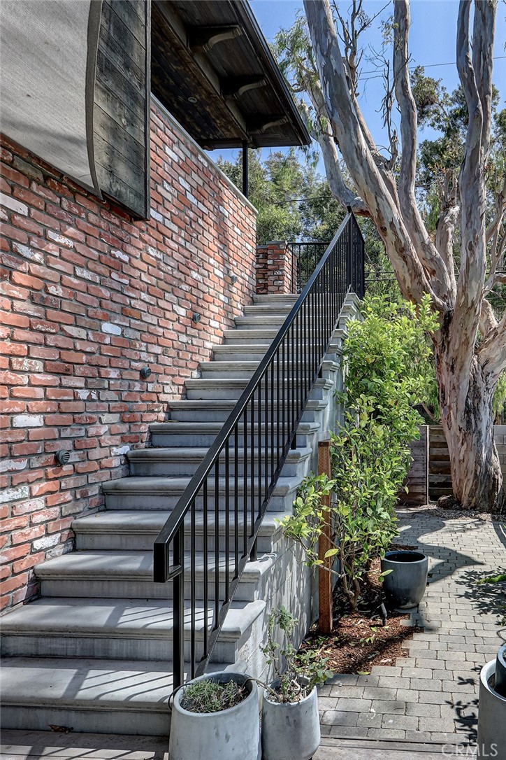 3208 Agnes Road