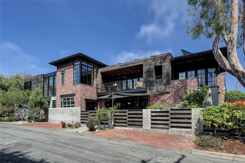 3208 Agnes Road