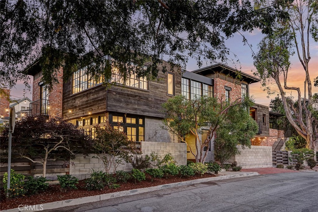 3208 Agnes Road
