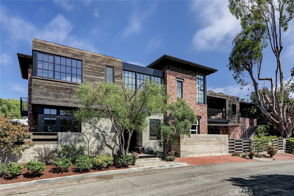 3208 Agnes Road