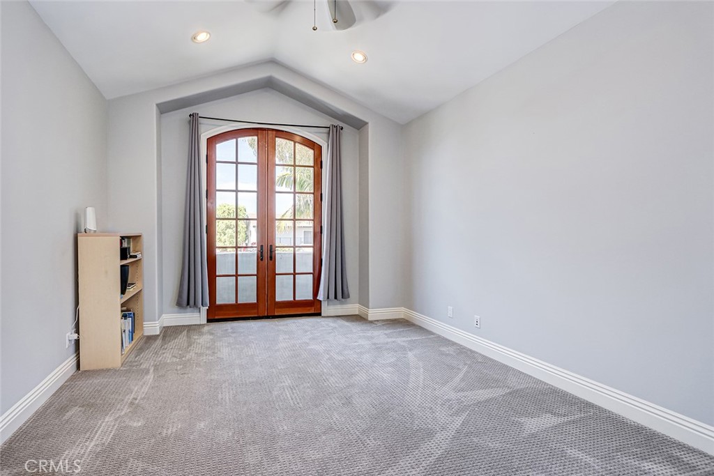 3404 N Poinsettia Avenue