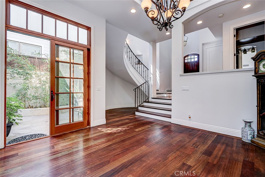 3404 N Poinsettia Avenue