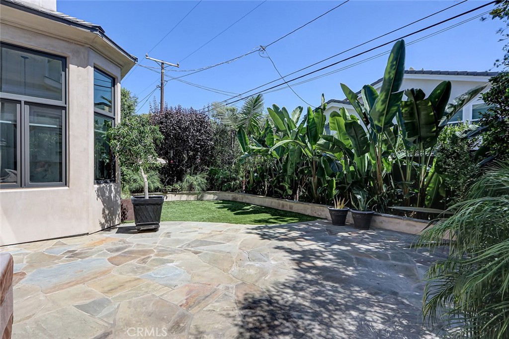 3404 N Poinsettia Avenue