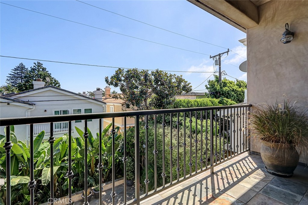 3404 N Poinsettia Avenue