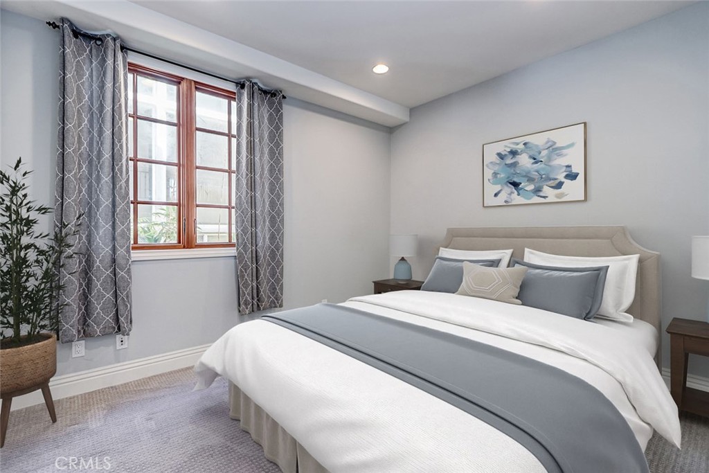 3404 N Poinsettia Avenue