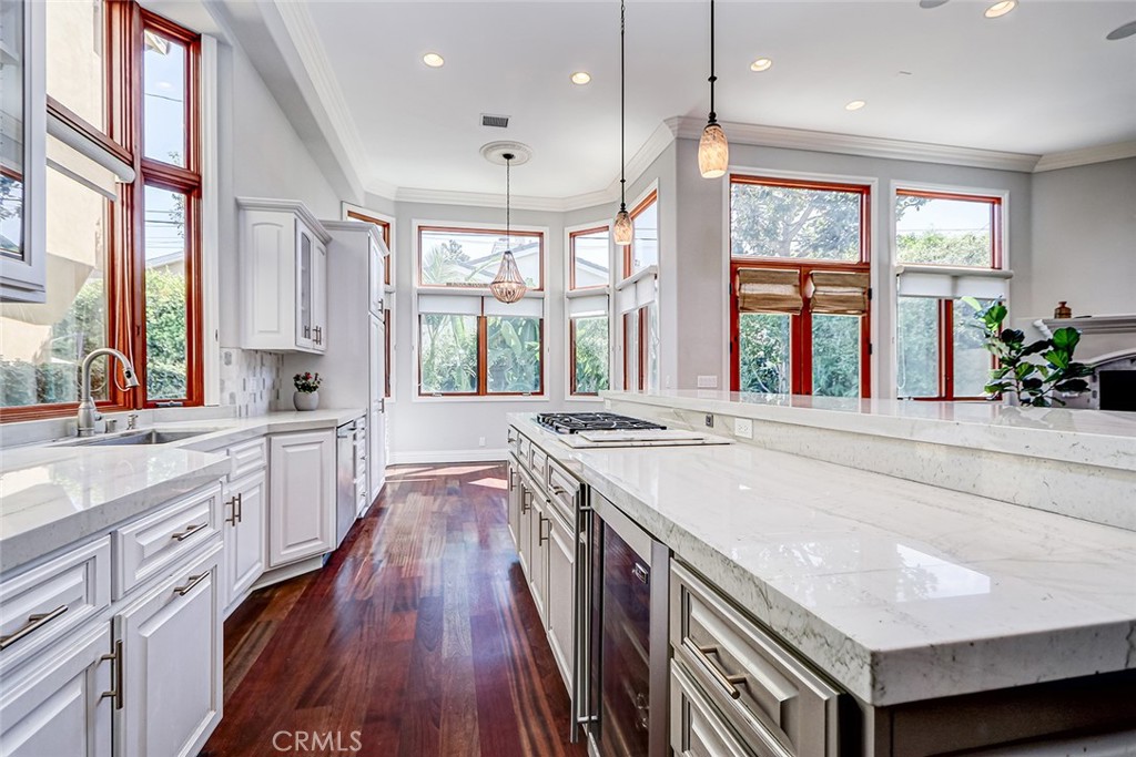 3404 N Poinsettia Avenue