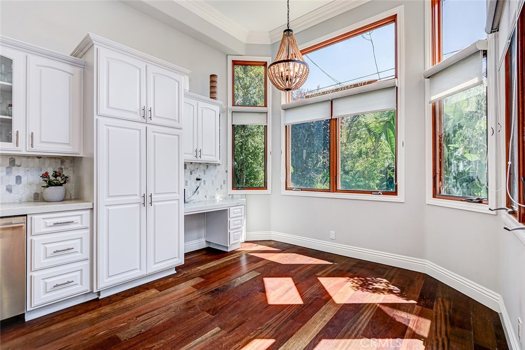 3404 N Poinsettia Avenue