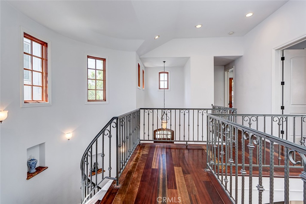 3404 N Poinsettia Avenue