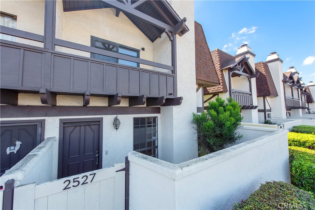 2527 Artesia 67