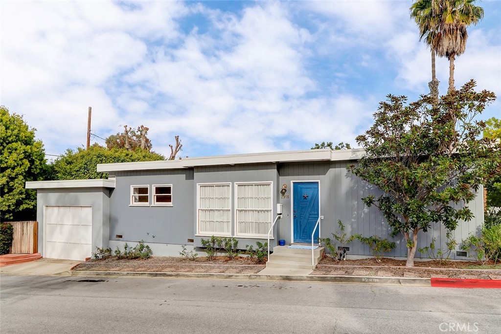 2918 Walnut Avenue