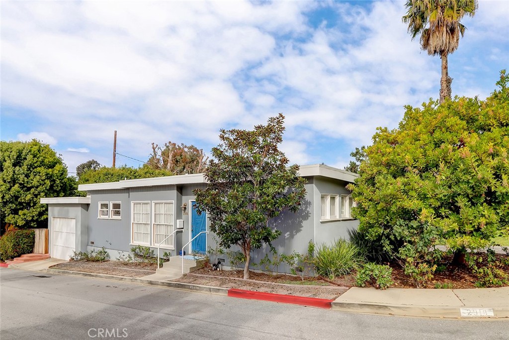2918 Walnut Avenue